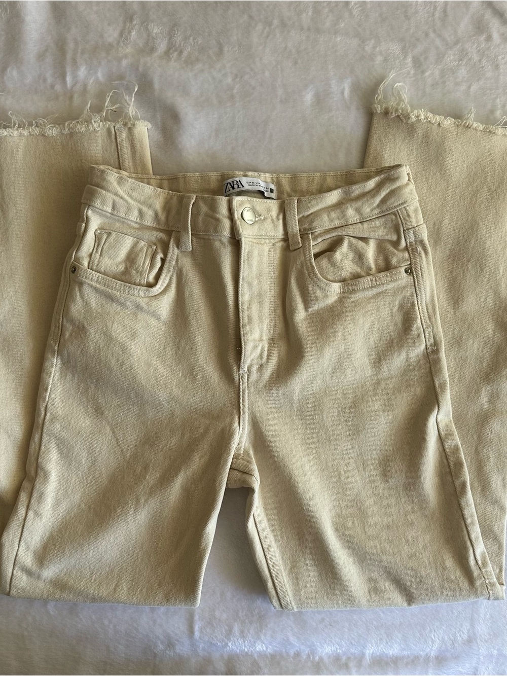 Zara Cream Beige Straight Denim Jeans